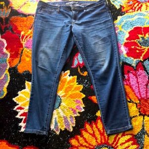 American threads mid rise Jeggings so comfortable and great dark wash Sz 16/33R